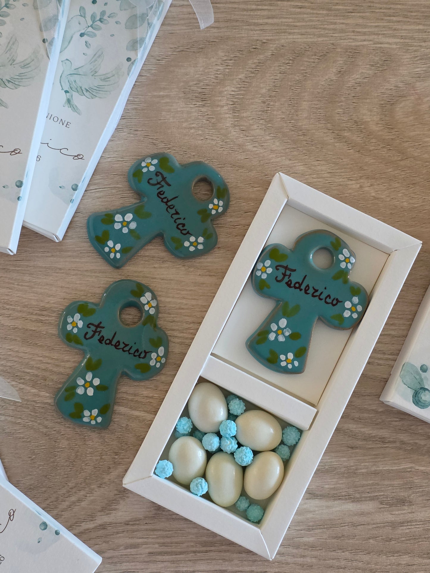 Set 10 Bomboniere Croce Artigianale | Personalizzata con Confetti Maxtris
