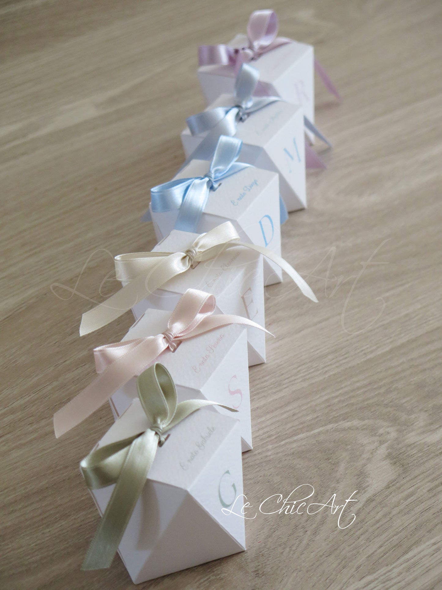 Scatoline diamante nascita colori pastello assortiti rosa cipria azzurro malva verde salvia avorio bomboniere artigianali italiane premium