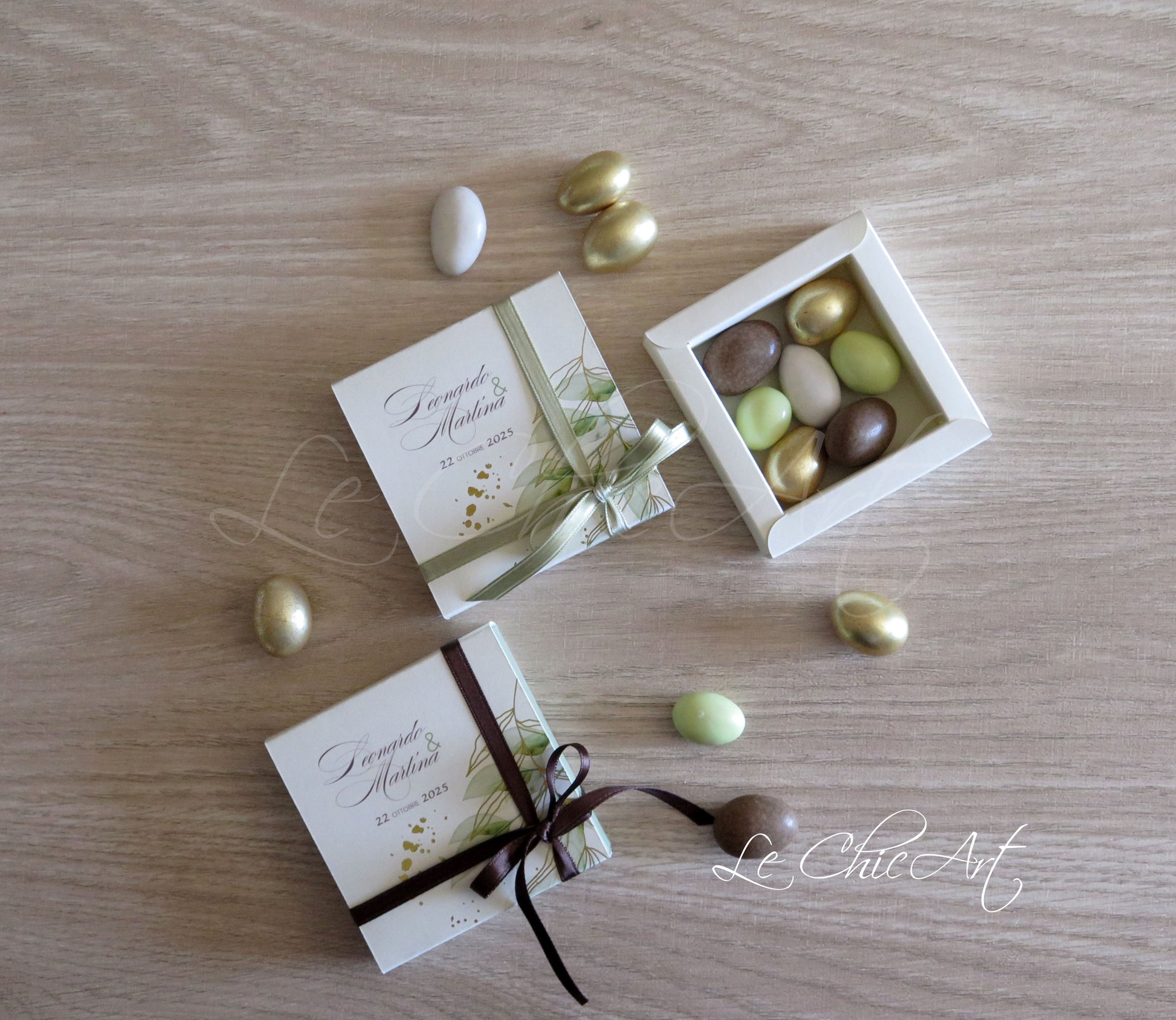 Scatola portaconfetti a sfilo cioccolato con grafica ulivo e dettagli oro lucido 8x8x2cm, bomboniera luxury botanica per matrimoni e cerimonie