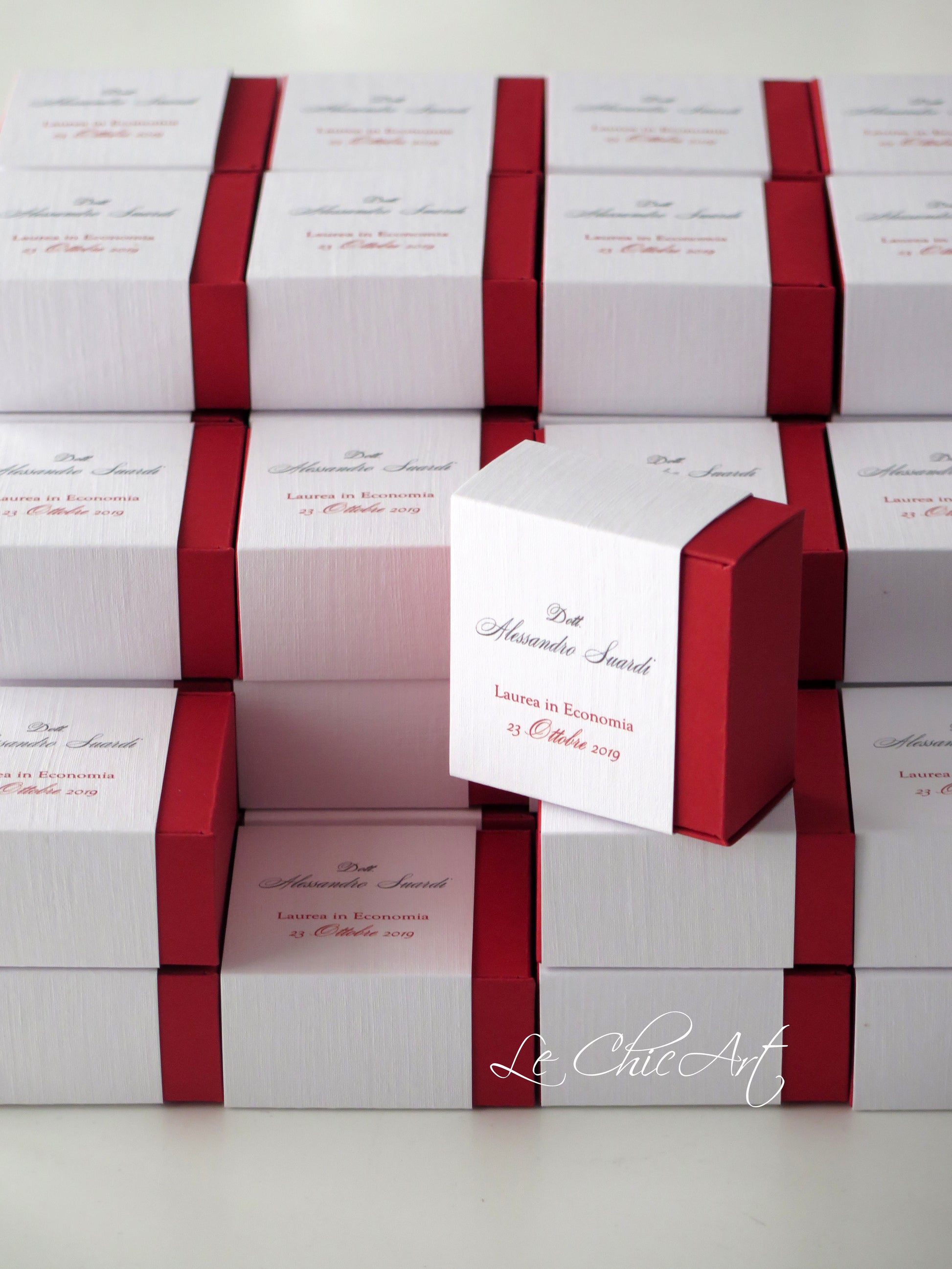 Scatoline Bomboniera Laurea Artigianali - Packaging Premium Solo Testo con Dettagli Raffinati - Portaconfetti Luxury Personalizzabili Italiani per Cerimonia di Laurea Esclusiva