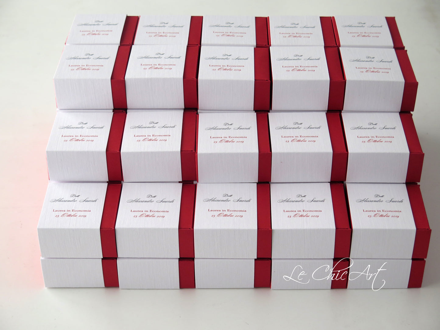 bomboniere Laurea Luxury - Set Scatoline Premium Solo Testo 6x6x3cm con Fascia a Sfilo - Design Elegante Personalizzabile Made in Italy per Festa di Laurea Indimenticabile