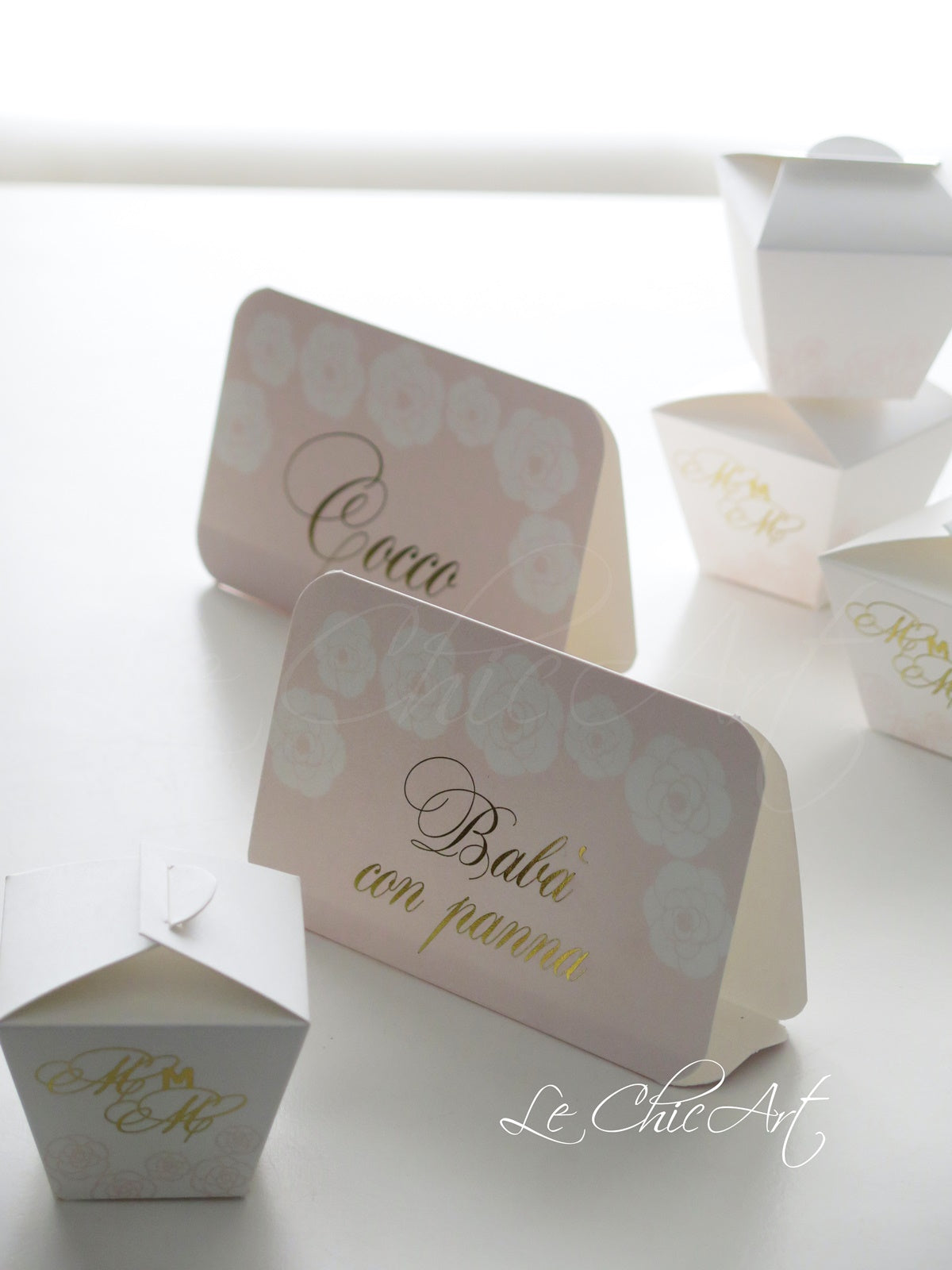 Set candy box confettata bianche oro tema camelia Chanel - porta confetti impilabili matrimonio couture Le ChicArt
