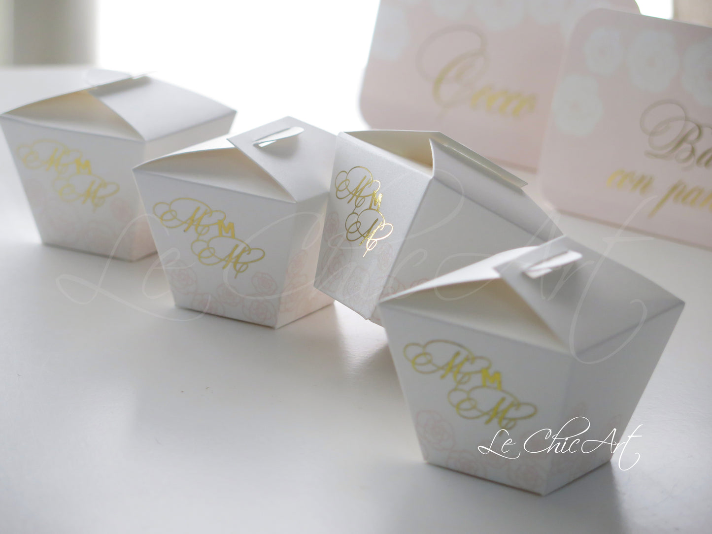Candy box porta confetti tema Coco Chanel camelie bianche oro - set impilabili matrimonio elegante Le ChicArt