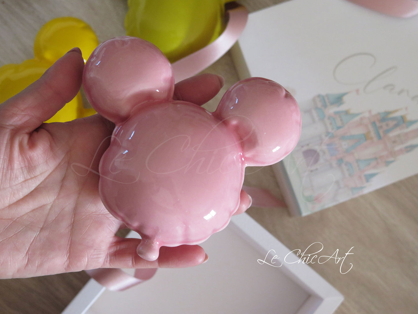 Bomboniere Disney palloncino ceramica premium - vista d'insieme con packaging elegante e dettagli artigianali Made in Italy

