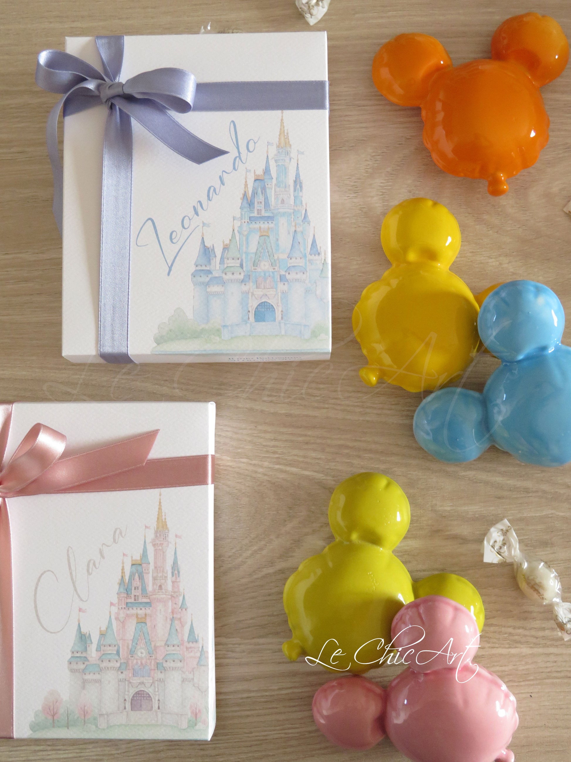 Bomboniera Disney palloncino ceramica giallo - Minni e Topolino dipinti a mano con elementi decorativi e gancio da appendere
