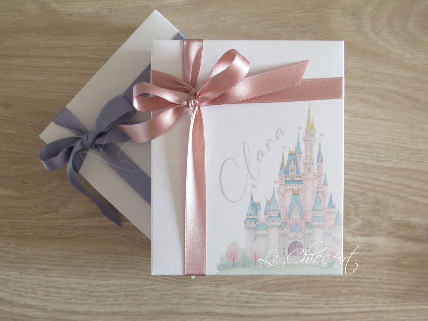 Bomboniera palloncino Disney ceramica da appendere turchese - dettaglio Minni e Topolino dipinti a mano con gancio superiore
